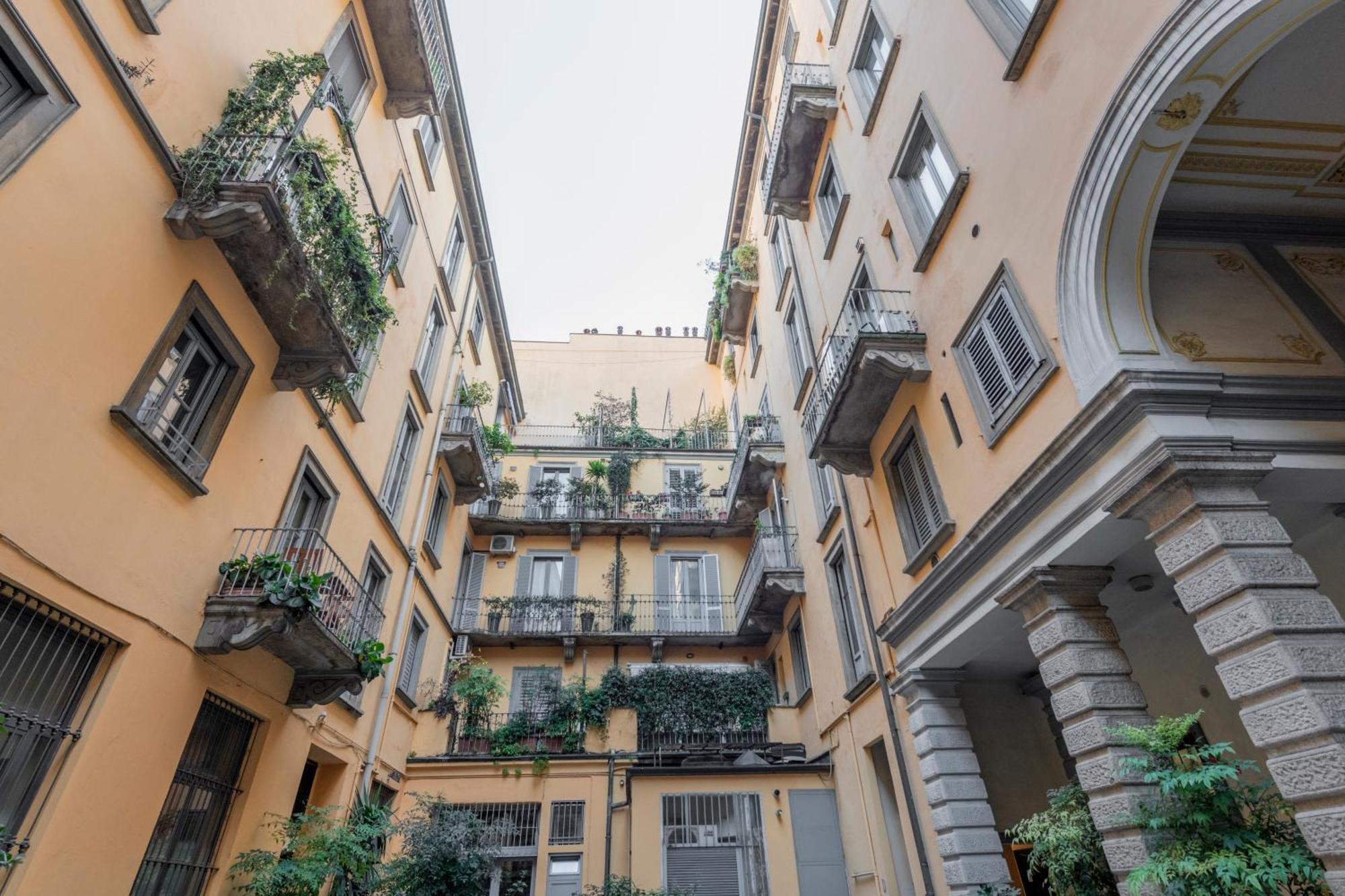Bright Mini Studio In The Heart Of Milán Exterior foto